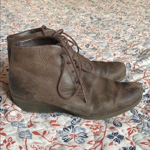 Ecco brown leather booties